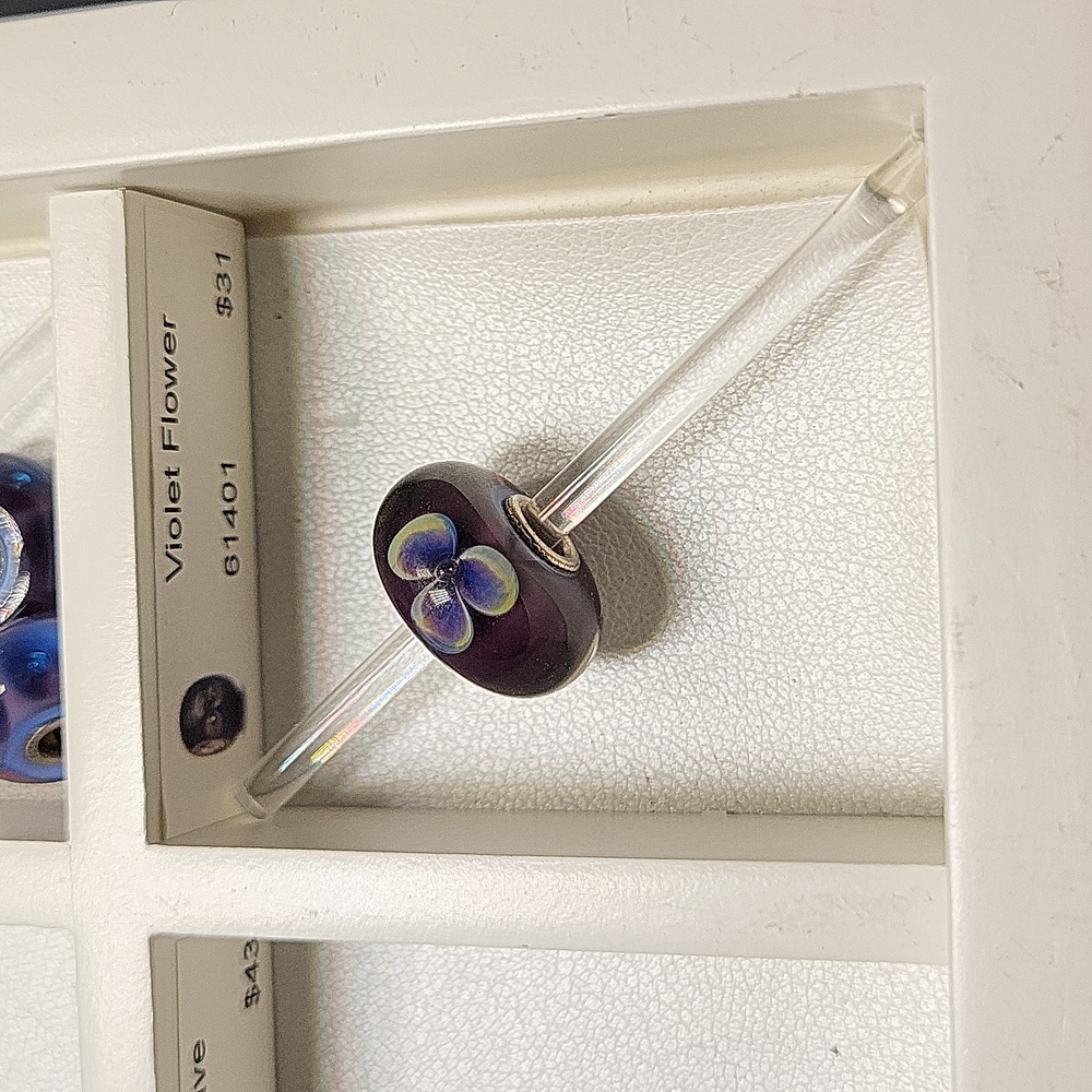 Trollbeads Violet Flower Bead